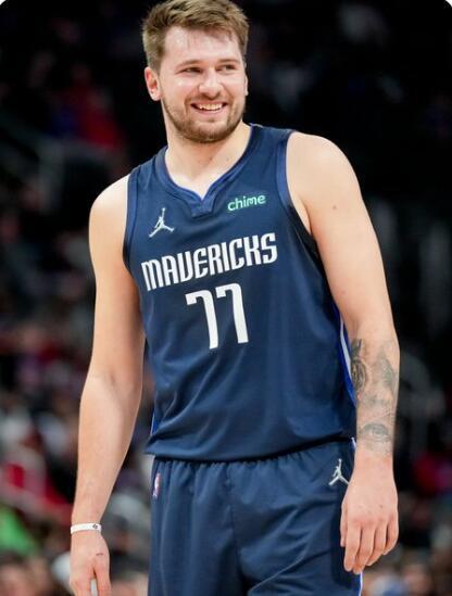 的年轻化进 的年轻化进